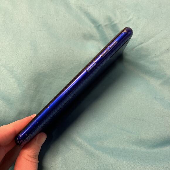 Blu C5L Max For Parts Or Repair BROKEN Will Not Power On If Plugged Into Charge - Picture 5 of 8